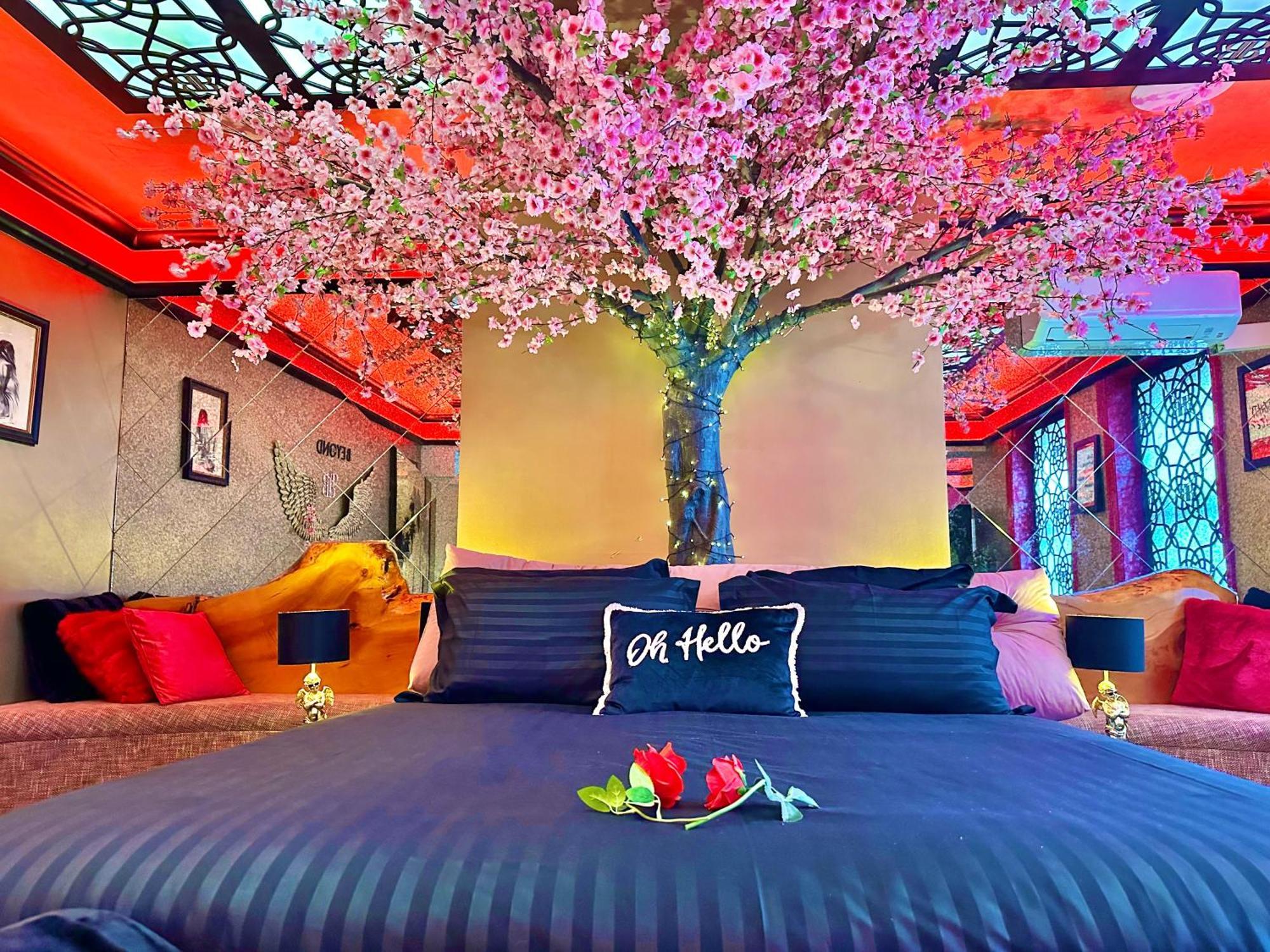 Beyond - Romantic Basement Apartment - Close To Beach - With Parking บอร์นมัธ ภายนอก รูปภาพ