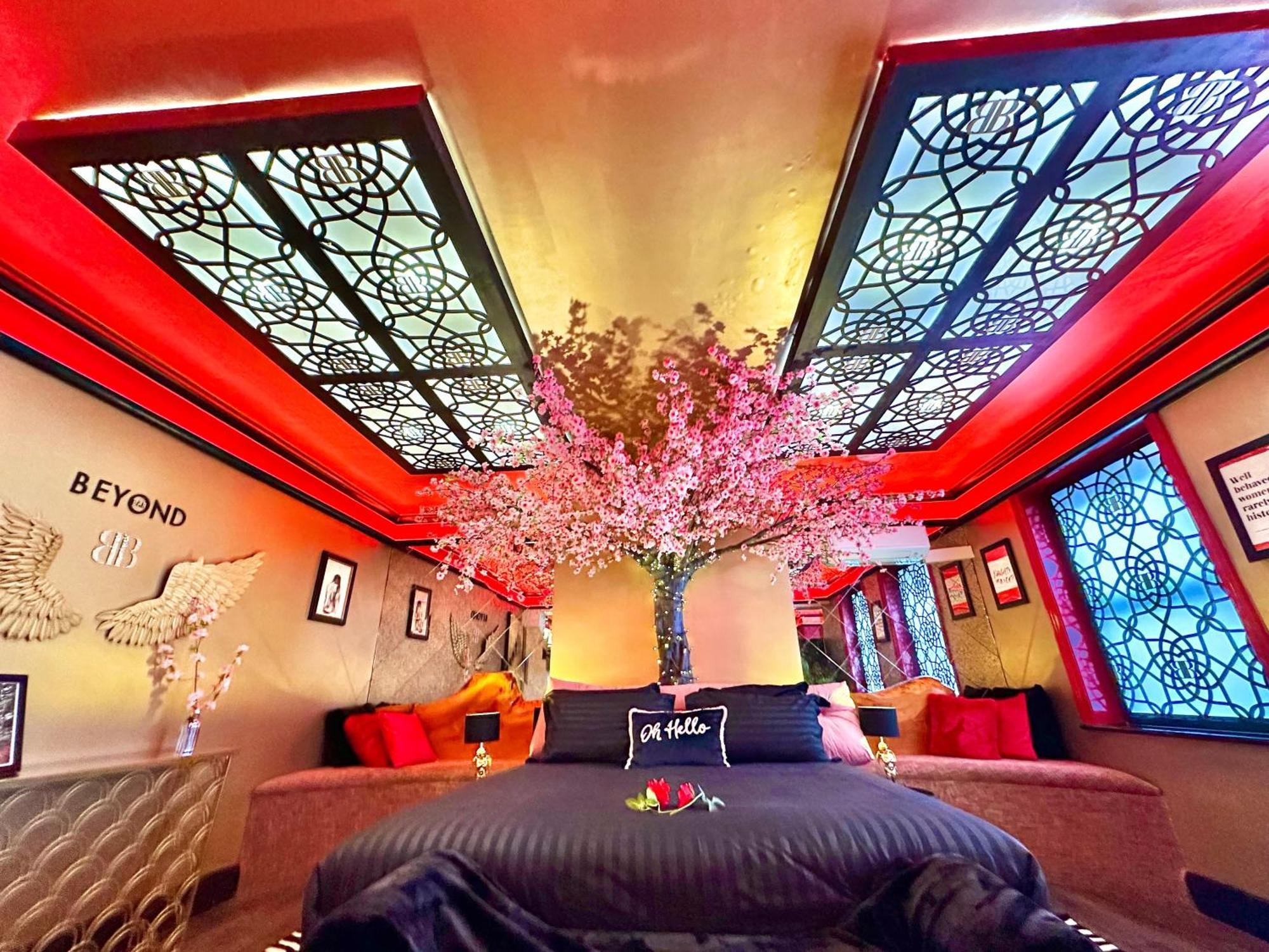 Beyond - Romantic Basement Apartment - Close To Beach - With Parking บอร์นมัธ ภายนอก รูปภาพ